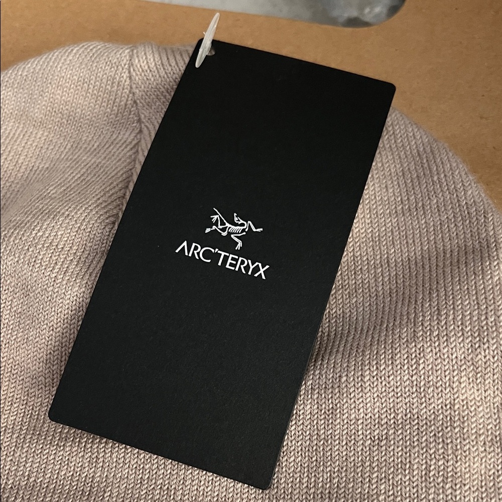 Arc'teryx Color Block Toque Beanie w/ Store Bag - Picture 3 of 9
